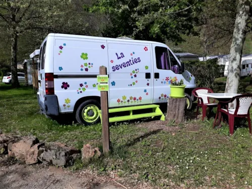Accommodation - Fitted Van "La Seventies" - image n°1 - Camping de Retourtour