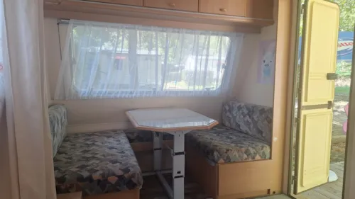 Location - Caravane "Rosetta" Ou "Violetta" - Sans Sanitaires - image n°3 - Camping de Retourtour