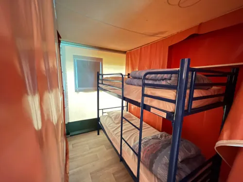 Mietunterkunft - Zeltbungalow Cyrus – Ohne Sanitäranlagen - image n°6 - Camping de Retourtour