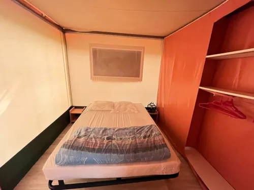 Mietunterkunft - Zeltbungalow Cyrus – Ohne Sanitäranlagen - image n°8 - Camping de Retourtour