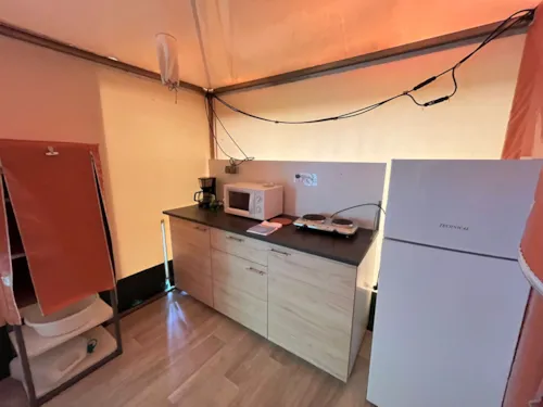 Mietunterkunft - Zeltbungalow Cyrus – Ohne Sanitäranlagen - image n°5 - Camping de Retourtour