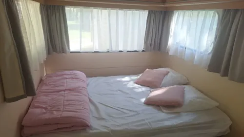 Location - Caravane "Rosetta" Ou "Violetta" - Sans Sanitaires - image n°7 - Camping de Retourtour