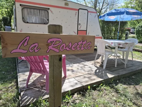 Location - Caravane "Rosetta" Ou "Violetta" - Sans Sanitaires - image n°1 - Camping de Retourtour