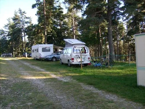 Emplacement - Forfait Emplacement Tente/Caravane/Camping-Car - image n°5 - Camping du Lac de Devesset