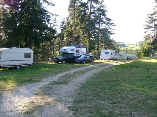 Emplacement - Forfait Emplacement Tente/Caravane/Camping-Car - image n°8 - Camping du Lac de Devesset