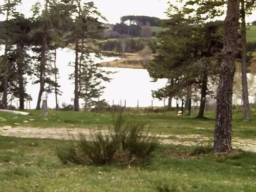 Huuraccommodatie(s) - Caravan - image n°6 - Camping du Lac de Devesset