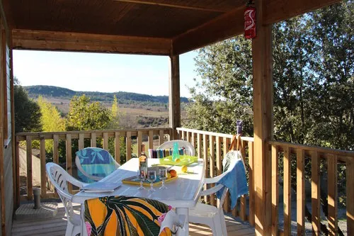 Location - Chalet Élite - 35M² - 3 Chambres - image n°4 - Camping Le Chamadou