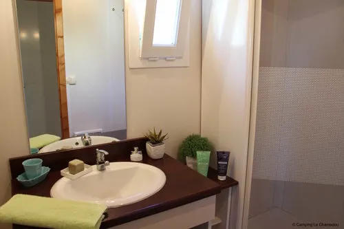 Location - Chalet Prestige - 45M² - 2 Chambres - image n°6 - Camping Le Chamadou