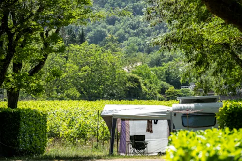 Pitch - Package 2 Persons, 1 Pitch, 1 Car - image n°4 - Camping Le Chauvieux