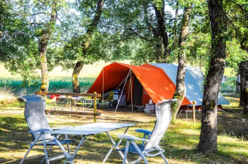 Stellplatz - Stellplatz Comfort Xxl (Strom 10A Inbegriffen) - image n°1 - Camping L'Ombrage