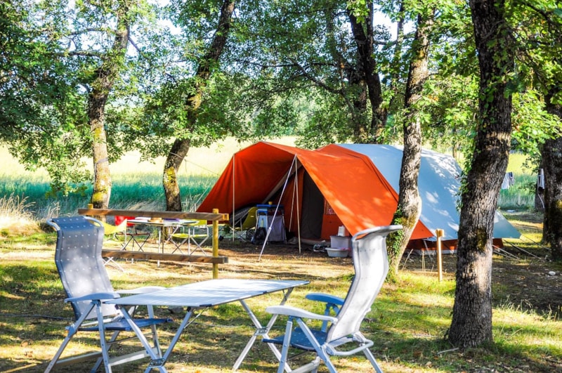 Piazzola 150m² : auto + tenda/roulotte o camper