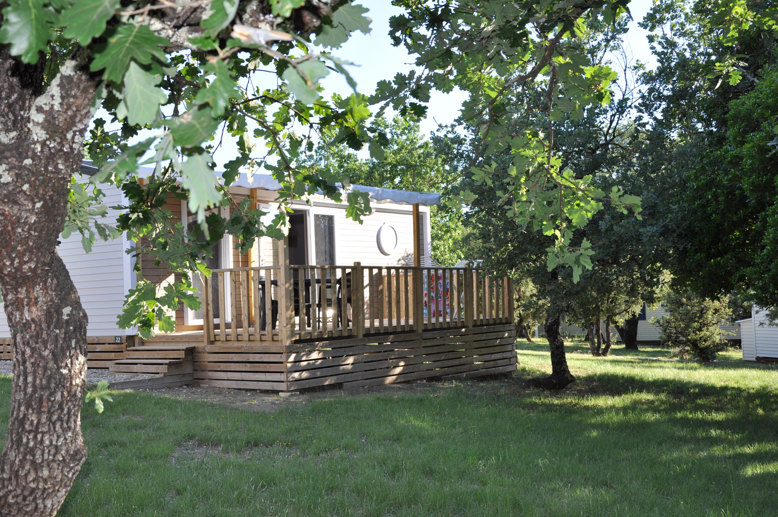 Huuraccommodatie - Cottage Premium Aircon S (30M² + 18M² Covered Terrace,  2 Bedrooms) - Camping L'Ombrage