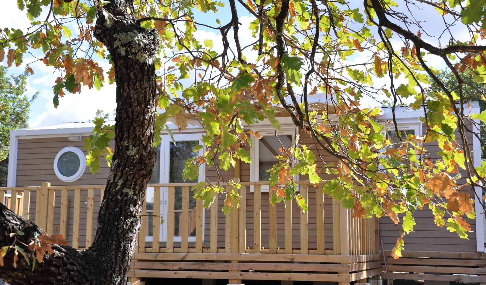 Location - Cottage Premium Climatisation D (35M² + 18M² Terrasse Avec Pergola, 3 Chambres) - Camping L'Ombrage
