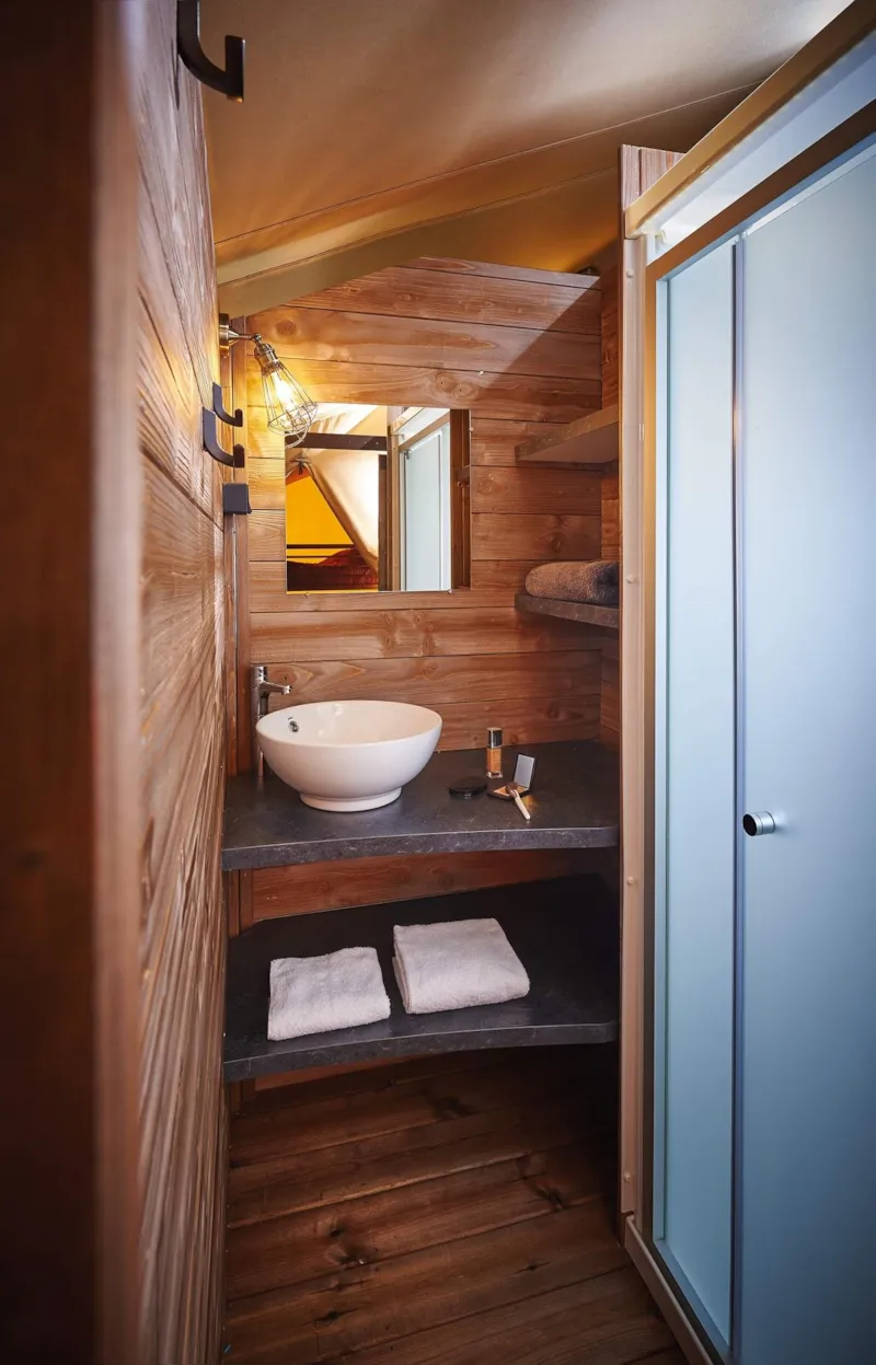 Lodge Safari "Mûrier" - 2 Chambres - Sanitaires Privatifs