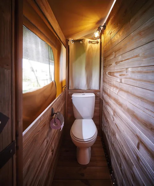 Huuraccommodatie(s) - Lodge Safari "Mûrier" - 2 Slaapkamers - Eigen Badkamer - image n°9 - Camping L'Ombrage