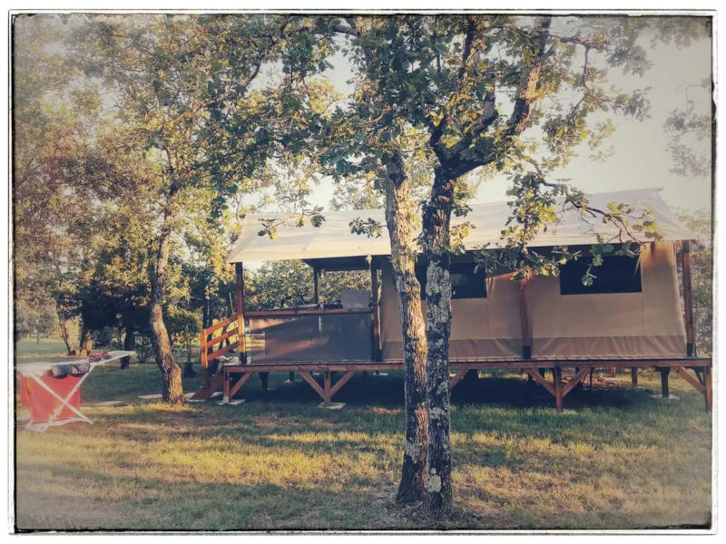 Lodge Safari "Mûrier" - 2 Chambres - Sanitaires Privatifs