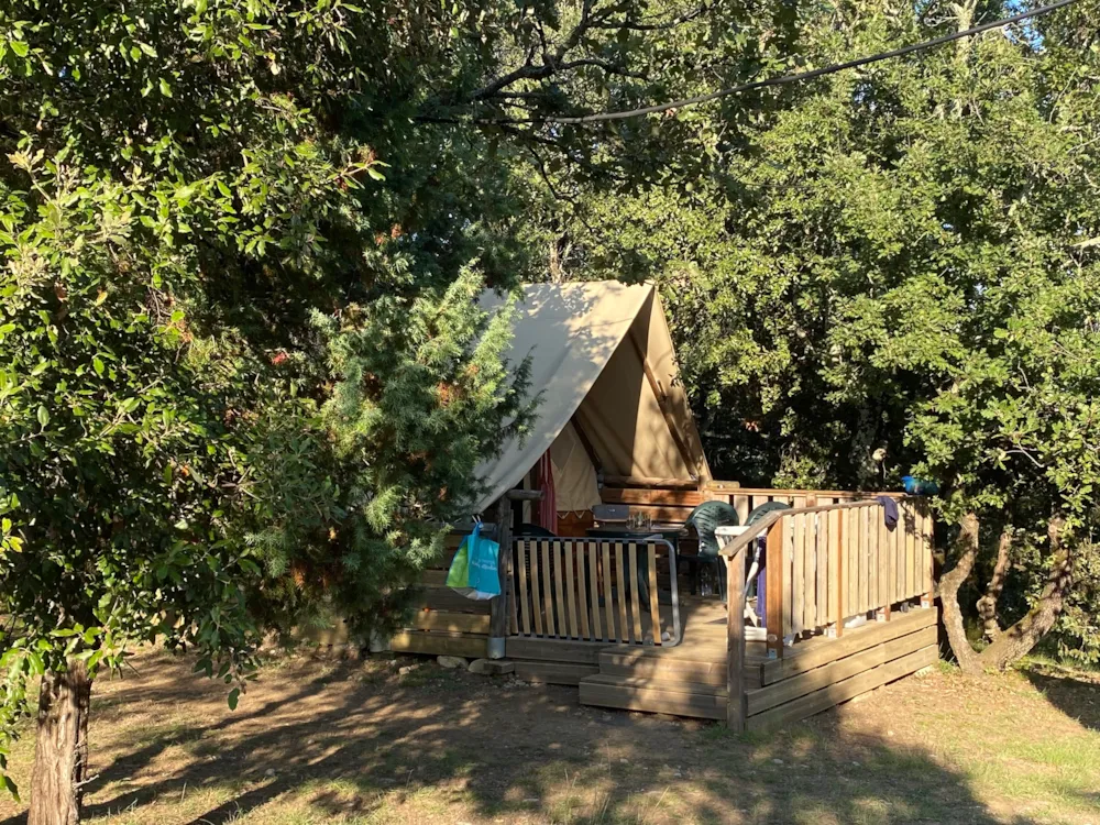 Location - Cabane Canadienne - 2 Chambres - Sans Sanitaires - Camping L'Ombrage