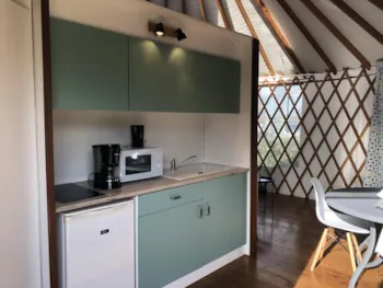 Mietunterkunft - Rondano Jurte 31M² (1 Schlafzimmer) + Außenterrasse - Camping du Lac de Saint Cyr