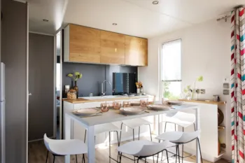 Mietunterkunft - Mobilheim 32M² (3 Schlafzimmer) Und Eine Große Terrasse Von 18M² Halb Überdacht - Camping du Lac de Saint Cyr