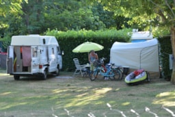 Kampeerplaats(en) - Standplaats ( Woonwagen Of Tent + Voertuig) - Camping de l'Ardèche ***