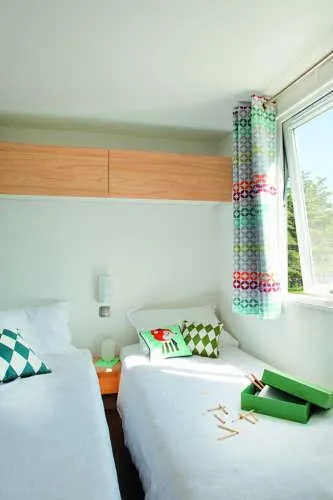Accommodation - Cottage Coquelicot 2 Bedrooms 2 Bathrooms **** Air-Conditioning - image n°3 - YELLOH! VILLAGE -  Domaine Les Ranchisses