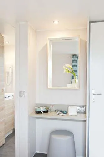 Accommodation - Cottage Coquelicot 2 Bedrooms 2 Bathrooms **** Air-Conditioning - image n°4 - YELLOH! VILLAGE -  Domaine Les Ranchisses