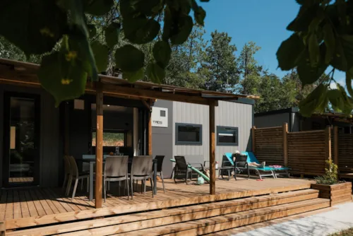 Accommodation - Cottage Tournesol 3 Bedrooms 2 Bathrooms Premium Air-Conditioning - image n°3 - YELLOH! VILLAGE -  Domaine Les Ranchisses
