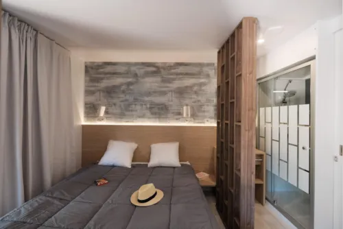 Accommodation - Cottage Tournesol 3 Bedrooms 2 Bathrooms Premium Air-Conditioning - image n°2 - YELLOH! VILLAGE -  Domaine Les Ranchisses