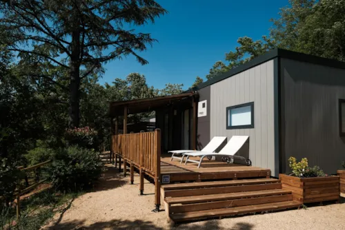 Accommodation - Cottage Tournesol 2 Bedrooms 2 Bathrooms Premium Air-Conditioning - image n°2 - YELLOH! VILLAGE -  Domaine Les Ranchisses