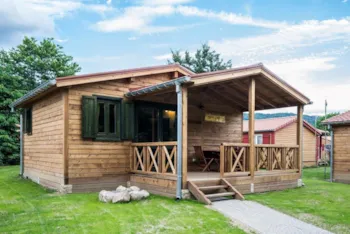 Mietunterkunft - Chalet Komfort+ 35 M² (3 Zimmer) + Überdachte Terrasse - Flower Camping Les Bouleaux