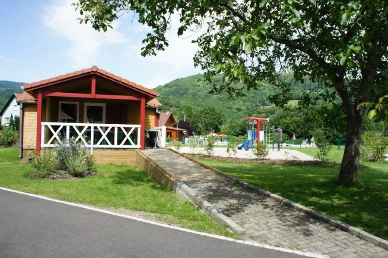 Chalet Confort 35 M² (2 Chambres) + Terrasse Couverte - Adapté Pour Les Personnes À Mobilité Réduite