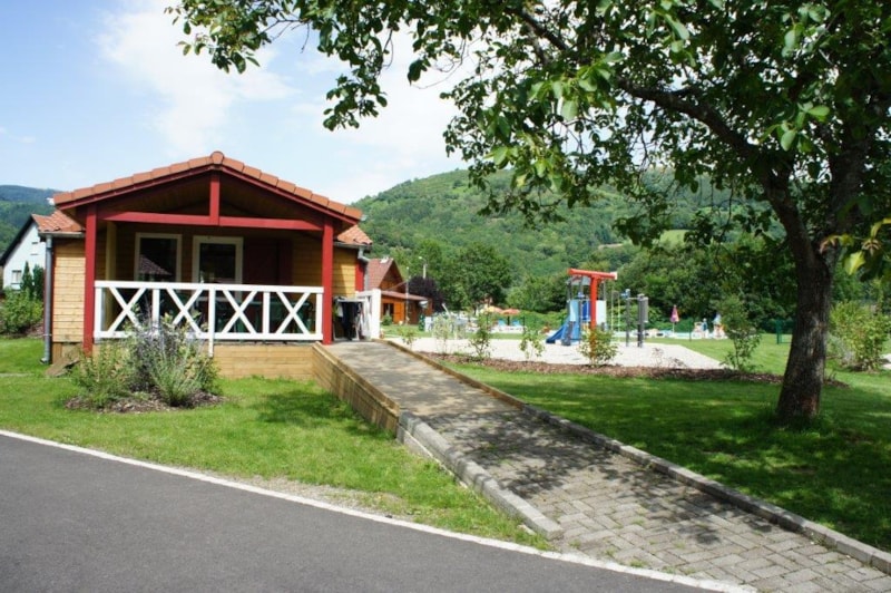COMFORT Chalet 35 m² (2 bedrooms) + sheltered terrace - adapted to the people with reduced mobility