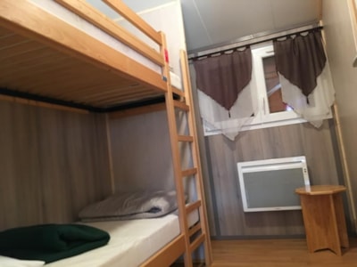 COMFORT Chalet 35 m² (2 bedrooms) + sheltered terrace - adapted to the people with reduced mobility