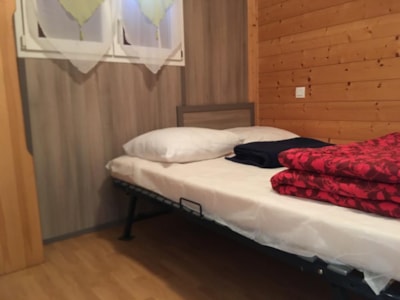 COMFORT Chalet 35 m² (2 bedrooms) + sheltered terrace - adapted to the people with reduced mobility