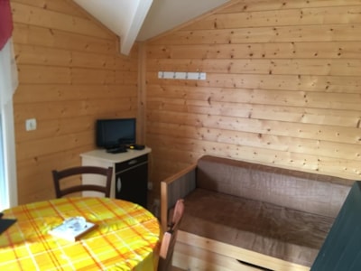 COMFORT Chalet 35 m² (2 bedrooms) + sheltered terrace - adapted to the people with reduced mobility