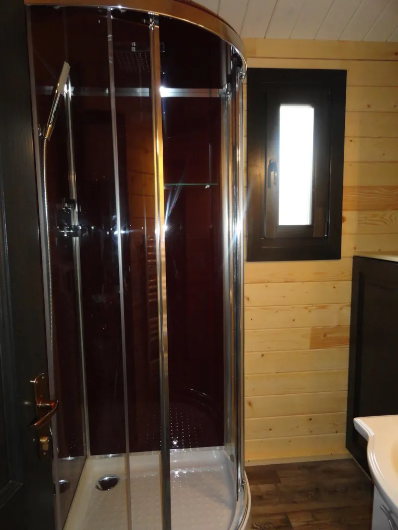 Chalet Confort+ 35 M² (3 Chambres) + Terrasse Couverte