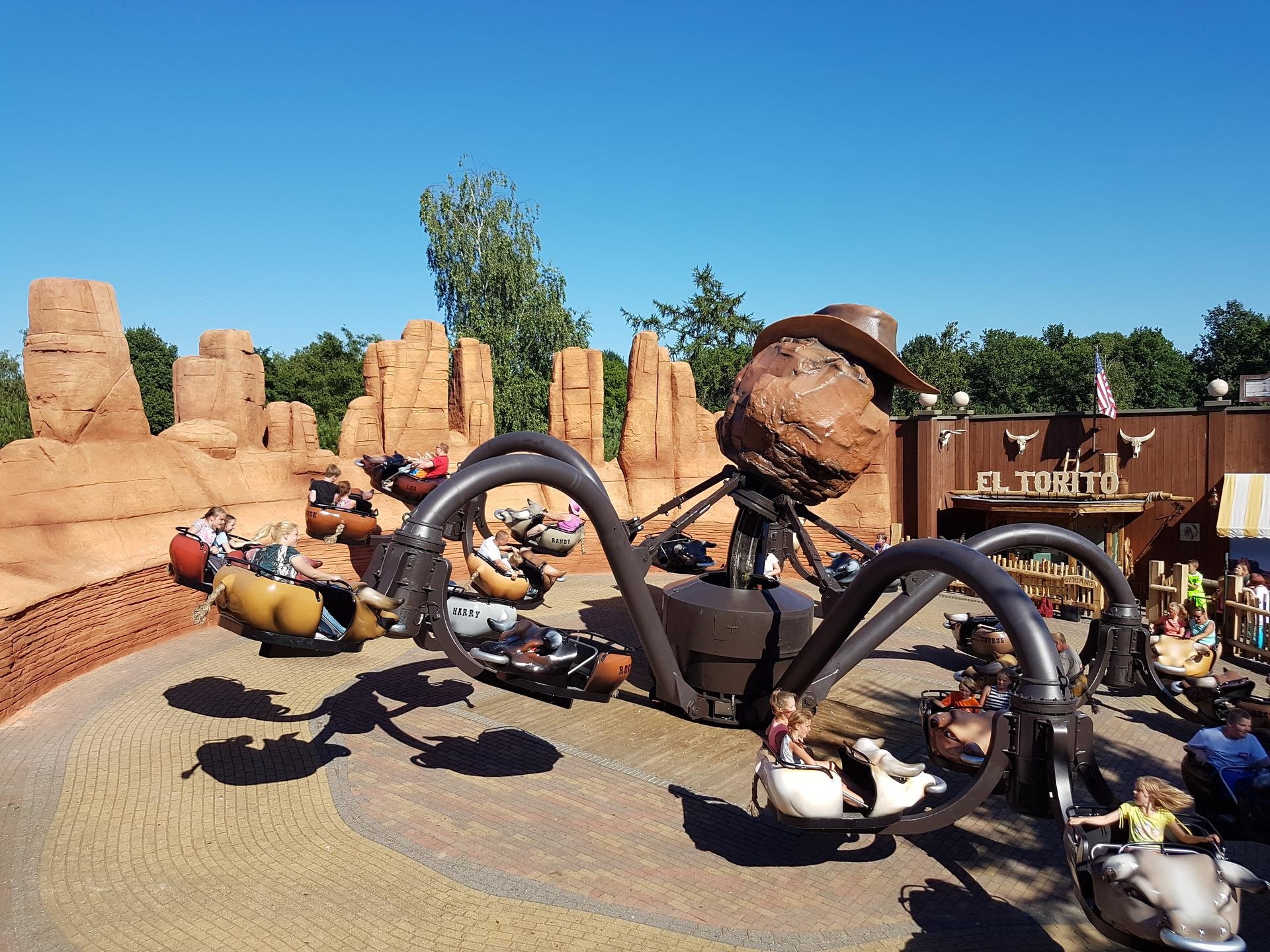 Attractie & Vakantiepark Slagharen — Foto 7