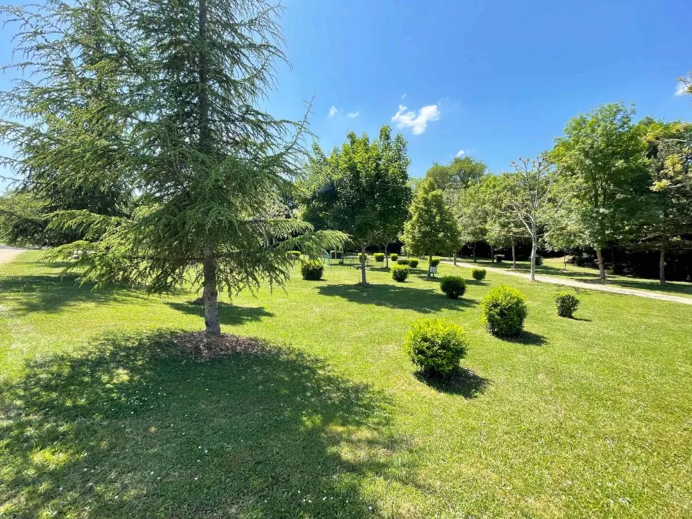 Stellplatz - Pauschale Stellplatz (120M² Und Mehr) ** - YELLOH! VILLAGE - LE TALOUCH