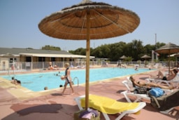 Camping Domaine de Gajan - image n°16 - Roulottes