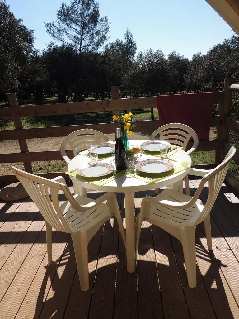 Cabane Lodge Confort Safari 20M² (2 Chambres - Sans Sanitaires) + Terrasse Semi Couverte