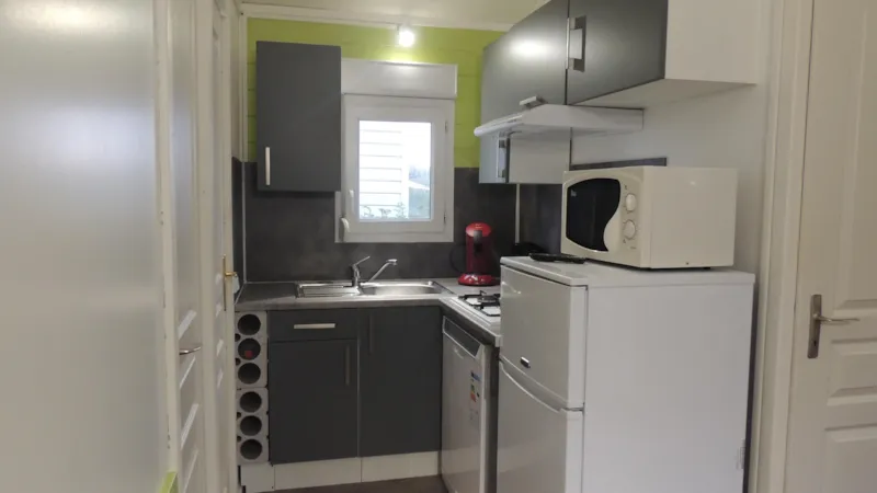 Chalet Confort + 27M² Climatisé (2 Chambres)/ Lave Vaisselle / Tv  Incluse / Climatisation- Terrasse Couverte