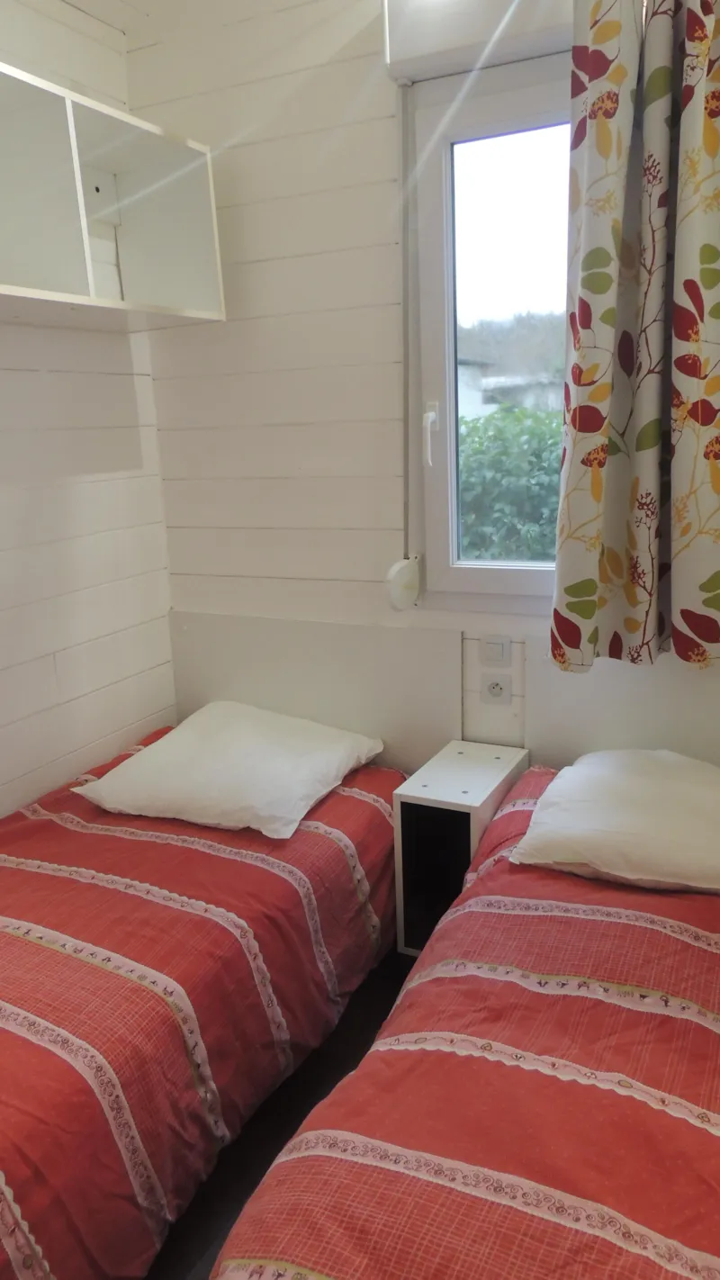 Chalet Confort + 27M² Climatisé (2 Chambres)/ Lave Vaisselle / Tv  Incluse / Climatisation- Terrasse Couverte