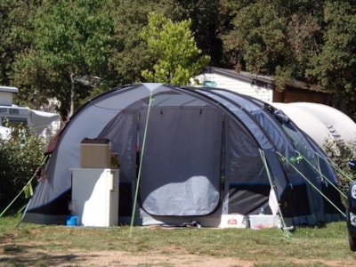 Comfort Package (1 tent, caravan or motorhome / 1 car / electricity 16A) — 6