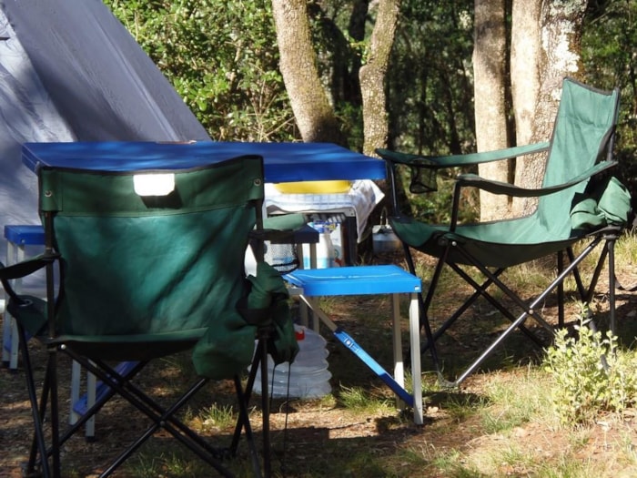 Forfait Nature Sans Électricité (1 Tente Ou Caravane Ou Camping-Car / 1 Voiture)