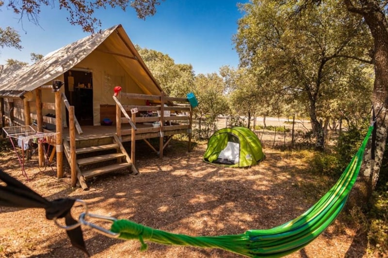 Cabane Lodge Confort SAFARI 20m² (2 chambres - sans sanitaires) + terrasse semi couverte