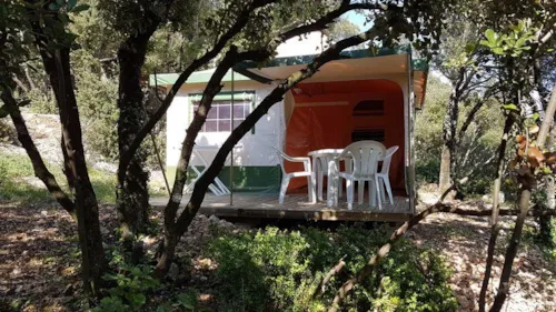Location - Bungalow Toilé (Sans Sanitaires) - image n°3 - Camping Ibie