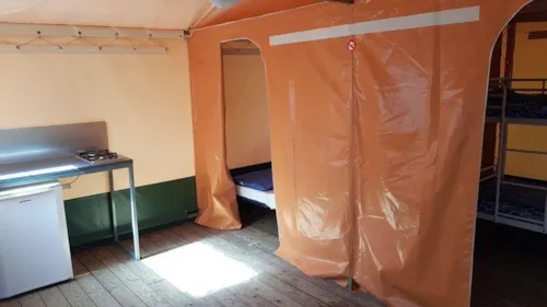 Location - Bungalow Toilé (Sans Sanitaires) - image n°4 - Camping Ibie