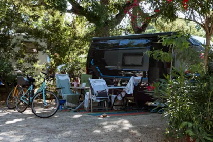 Parcela + Vehículo + Tienda O Caravana + Electricidad