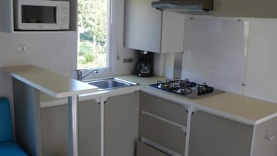 Mobile-home 3 bedrooms + sheltered terrace - — 4
