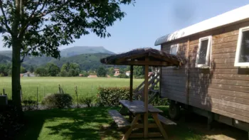 Mietunterkunft - Planwagen 24M² - Mit Sanitäranlagen - Camping Goyetchea